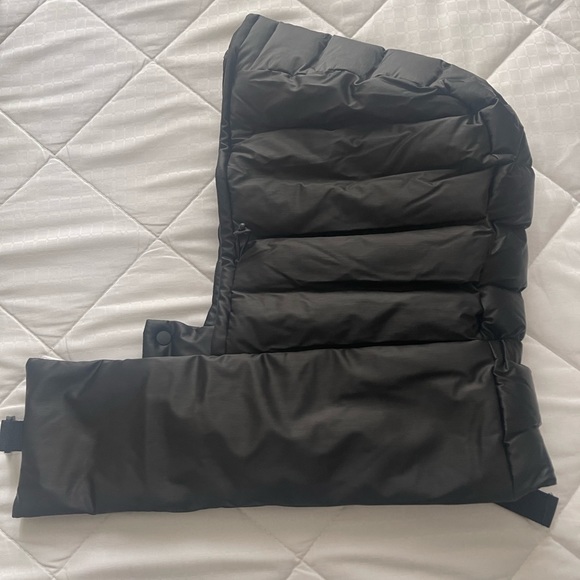 RAINS adjustable puffer hood Black - Picture 4 of 11